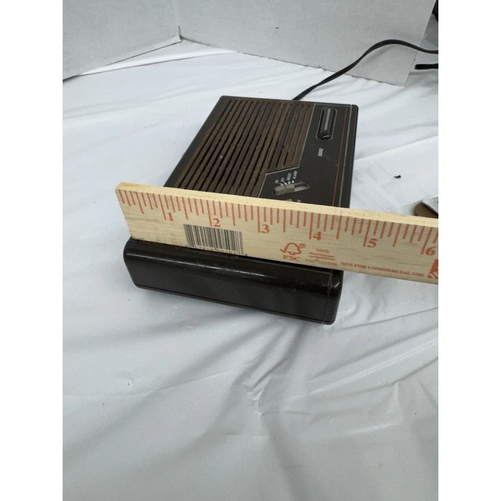 GE Vintage 1980s Digital AM/FM‎ Woodgrain Clock Radio Alarm Model 7-4612A Works
